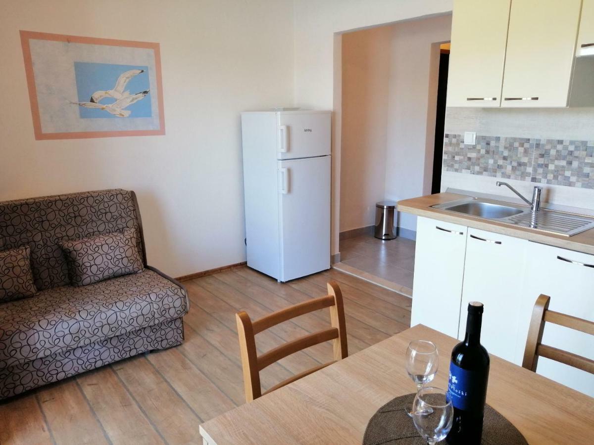Apartments And Room Caric Jelsa  Exterior photo
