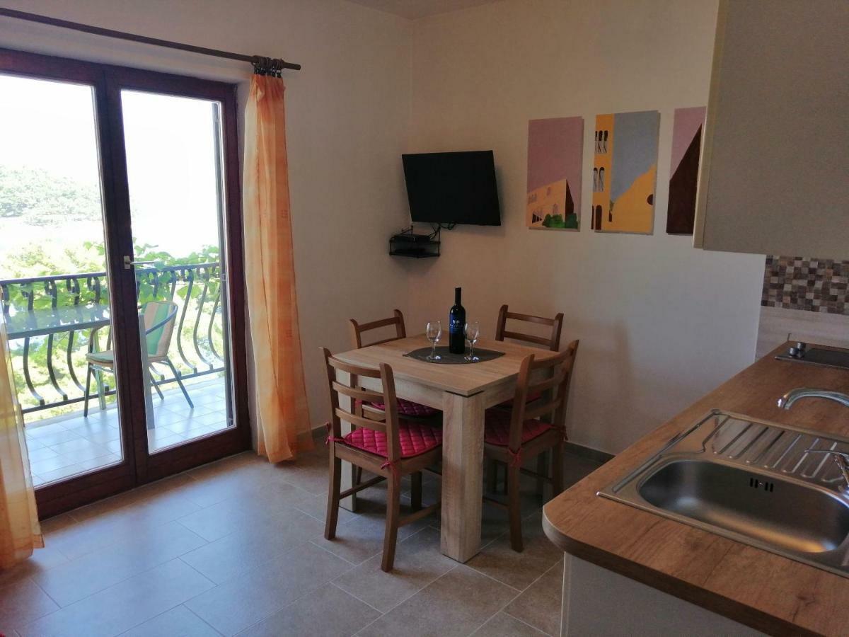 Apartments And Room Caric Jelsa  Exterior photo