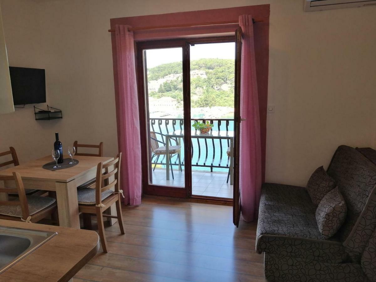 Apartments And Room Caric Jelsa  Exterior photo