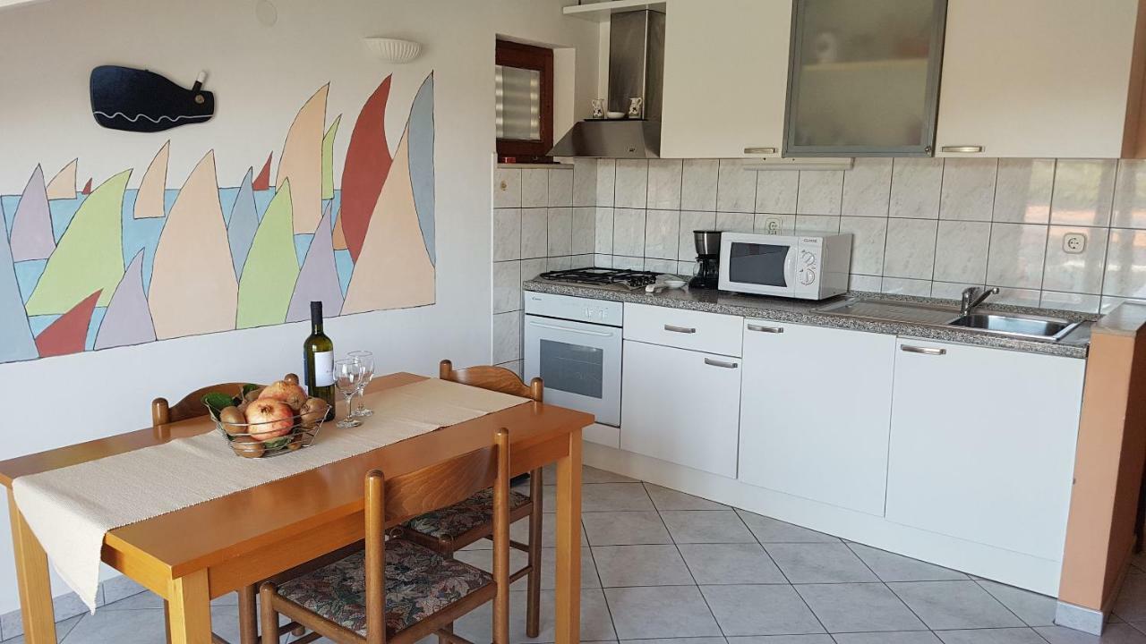 Apartments And Room Caric Jelsa  Exterior photo